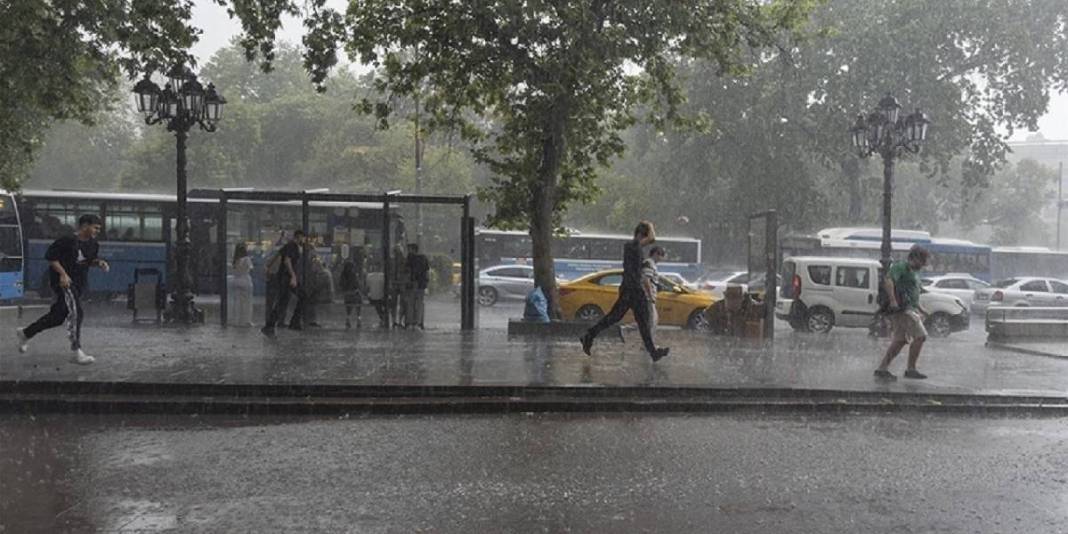 Ankaralılar gri havaya hazır olun! Sıcaklık bir anda düşecek, gök gürültülü sağanak bastıracak! 1